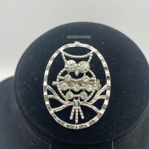 VTG Silvertone owl on branch oval crystal/ rhinestone brooch pin